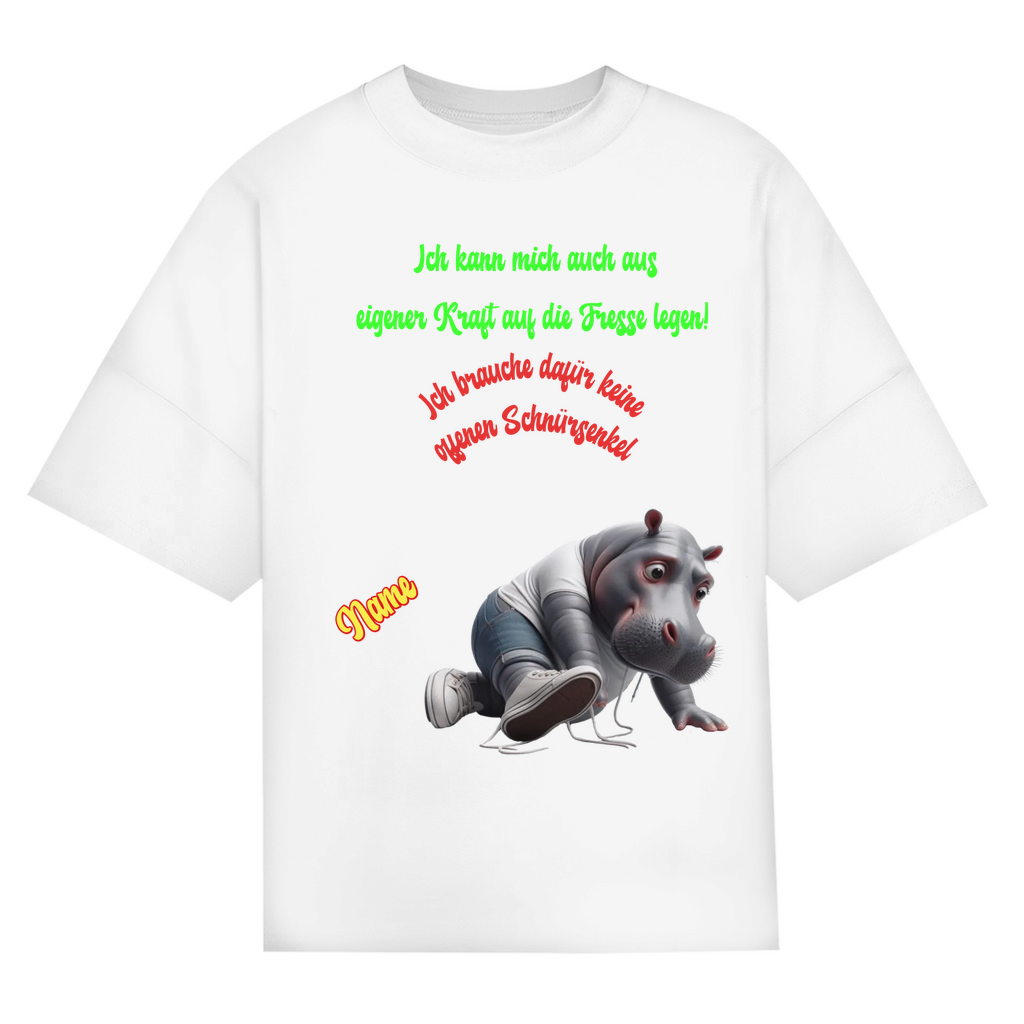 Modell Niklas * Elnika Oversize Bio T-Shirt * Offene Schnürsenkel