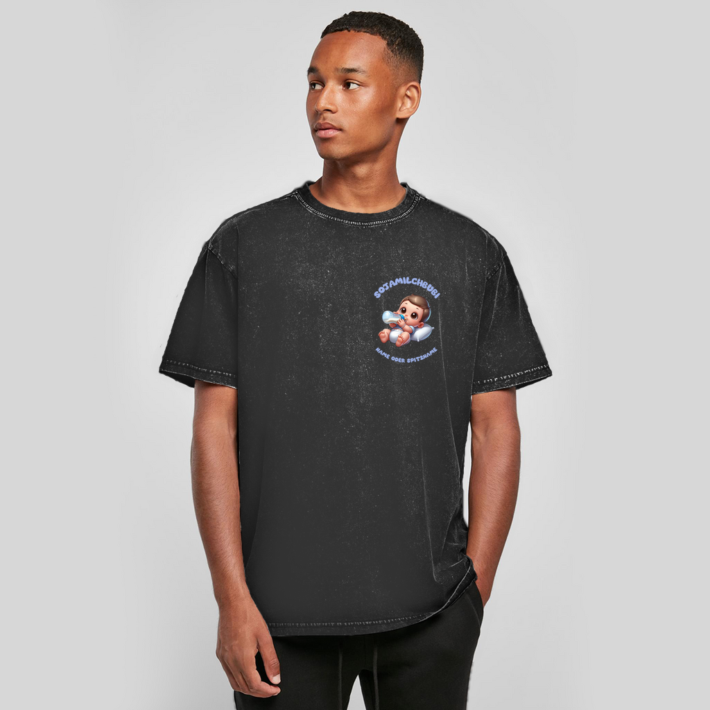 Modell Karsten - Elnika Oversize Washed T-Shirt - Sojamilchbubi