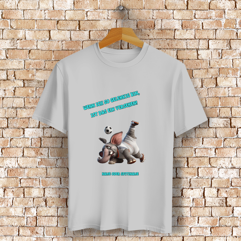 Modell Eleonore Elnika Bio T-Shirt Fussball