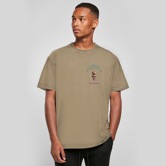 Modell Karsten  * Elnika Oversize Washed T-Shirt  * Denkerpose