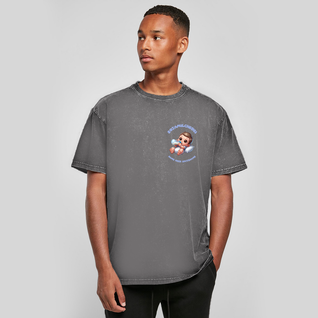 Modell Karsten - Elnika Oversize Washed T-Shirt - Sojamilchbubi